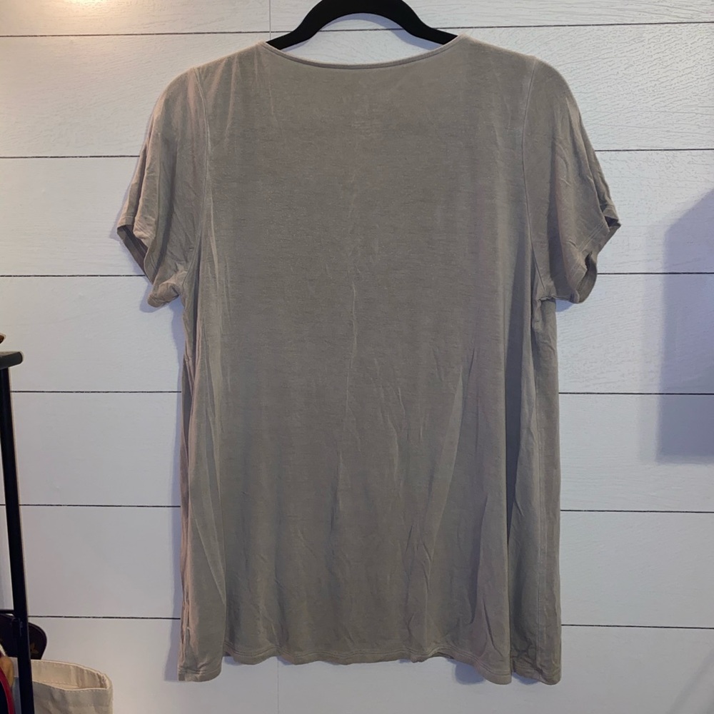 Soft and Sexy Green Short Sleeve V-Neck T-shirt - Picture 2 of 3